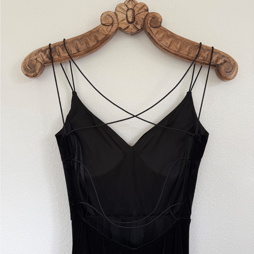 Windsor Elegant Black Evening Dress - Picture 4 of 6
